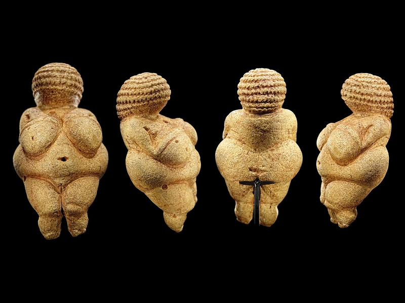 File:1200px-Venus of Willendorf - All sides.png